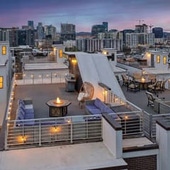 Gulch Home! Walk to Broadway! 13 Beds!